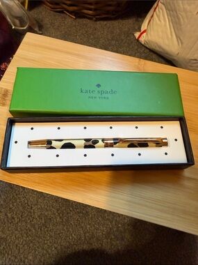 Kate Spade New York Leopard Print Gold Trim Pen - Cream & Black
